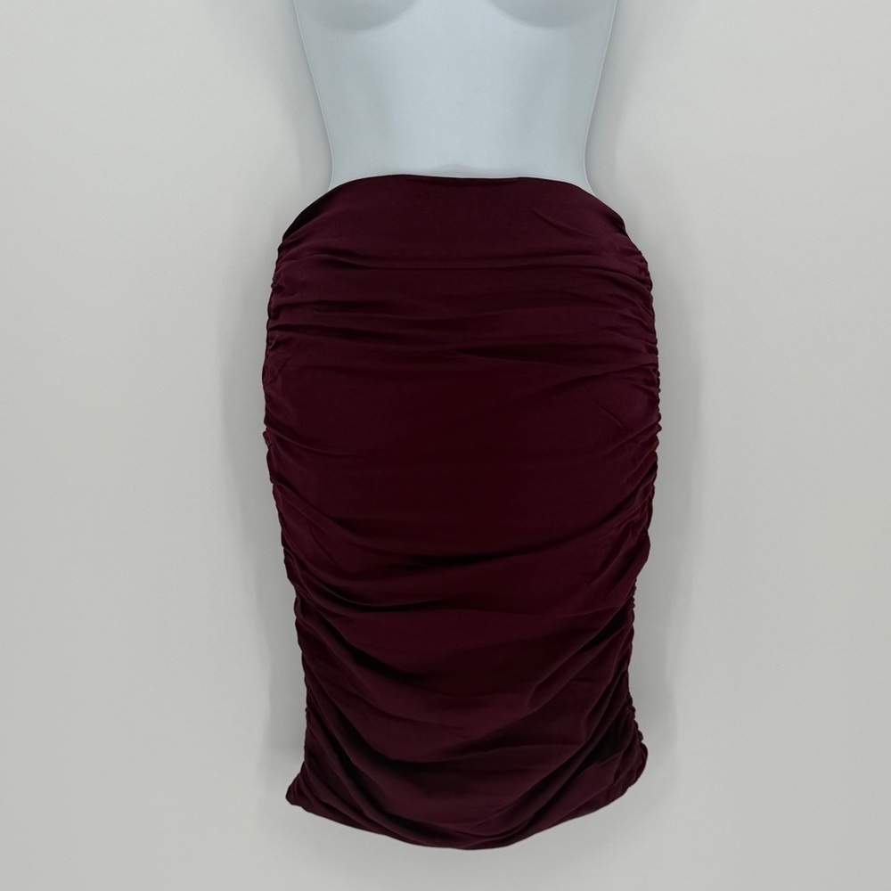 Zenana Ruched bodycon knee-length midi pencil skirt - Picture 4 of 4